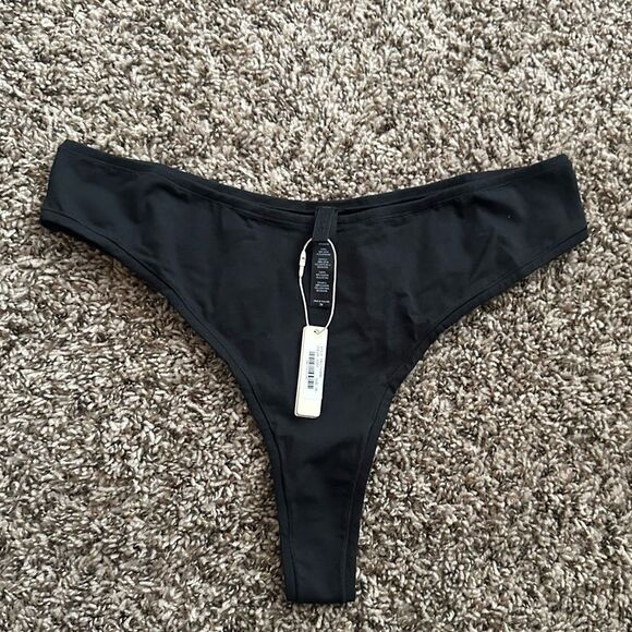 NWT SKIMS Fits Everybody Dipped Thong In Soot Black - Picture 4 of 7